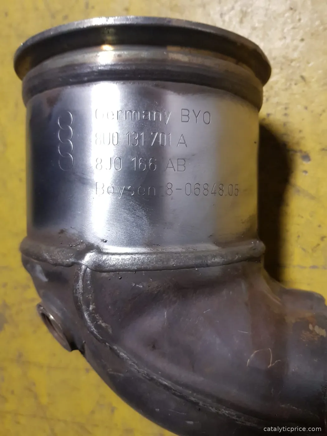 pot catalytique 8UO131701A