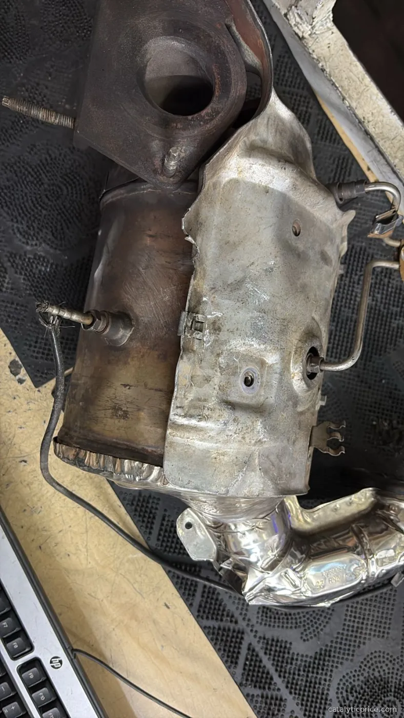 208A00758R catalytic converter