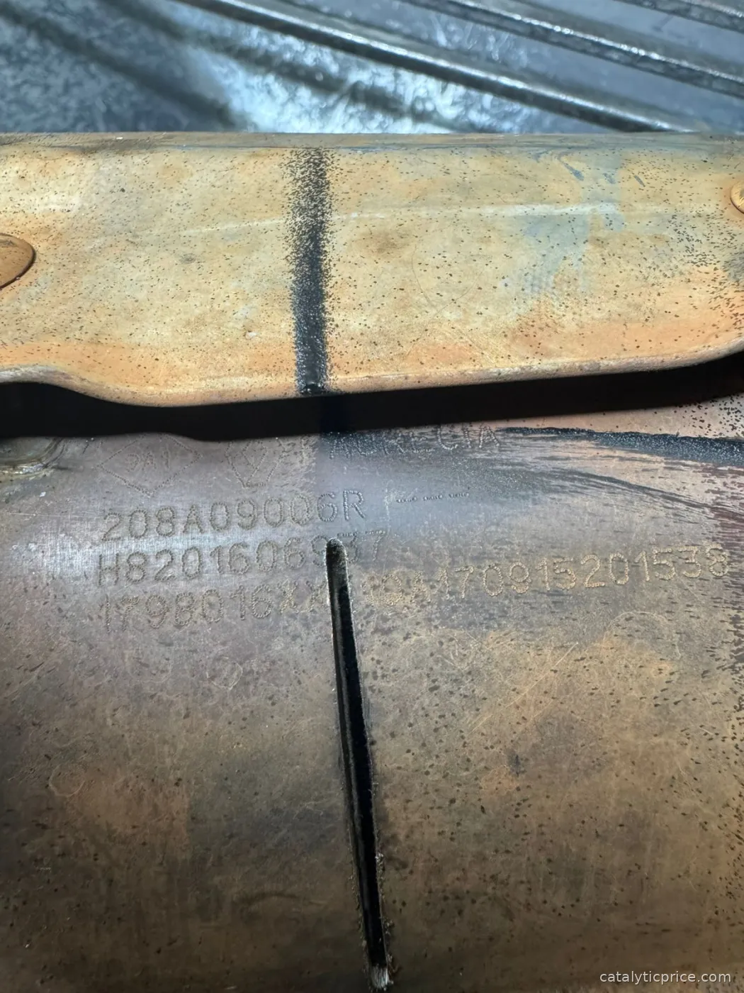 محوّل حفّاز 208A09006R