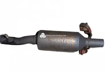 001 B679 catalytic converter