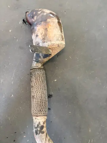 محوّل حفّاز 03G131701B 05085793AA
