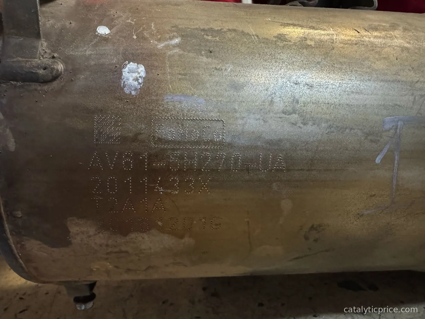 محوّل حفّاز AV61-5H270-UA