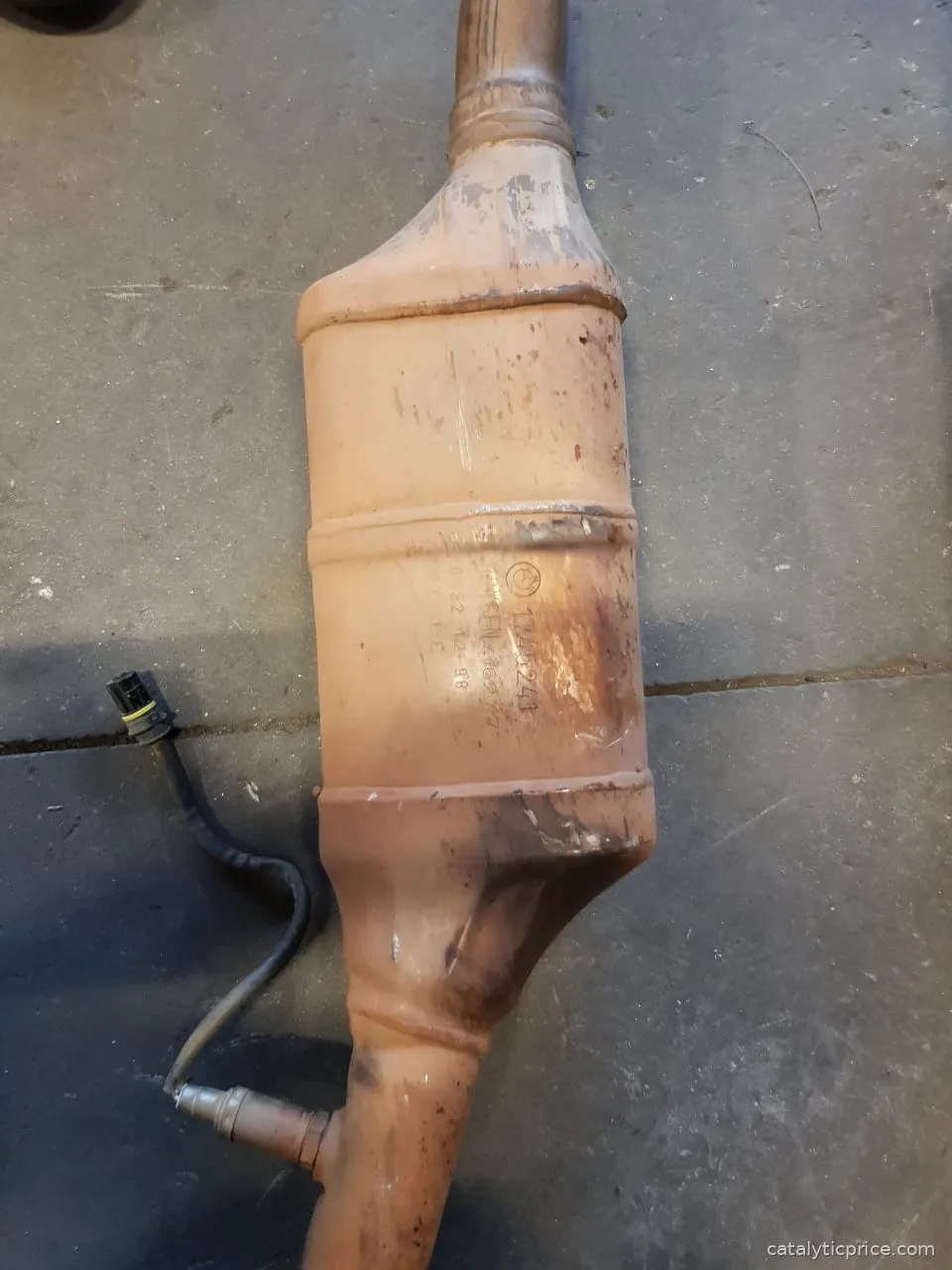 1746241 catalytic converter