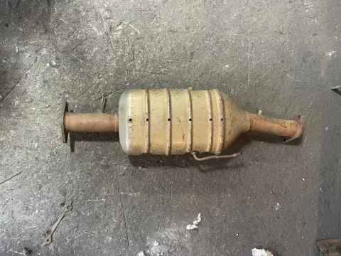 pot catalytique CV61-5H250-AB