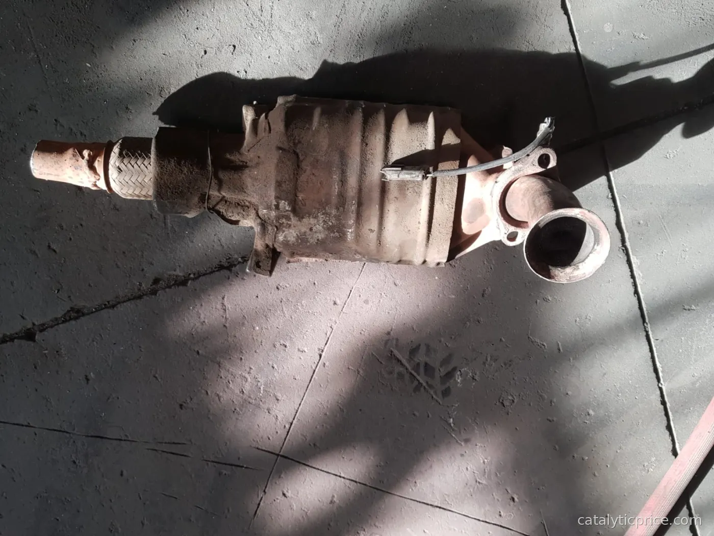 7700844594 catalytic converter
