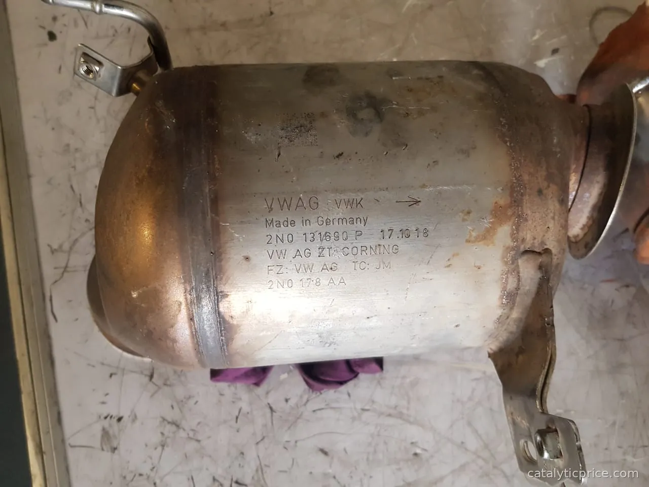 2NO131690P catalytic converter
