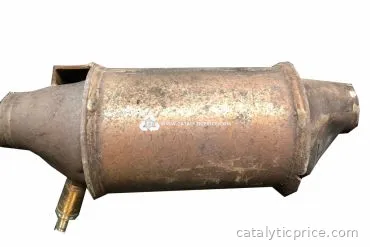 030131701A catalytic converter